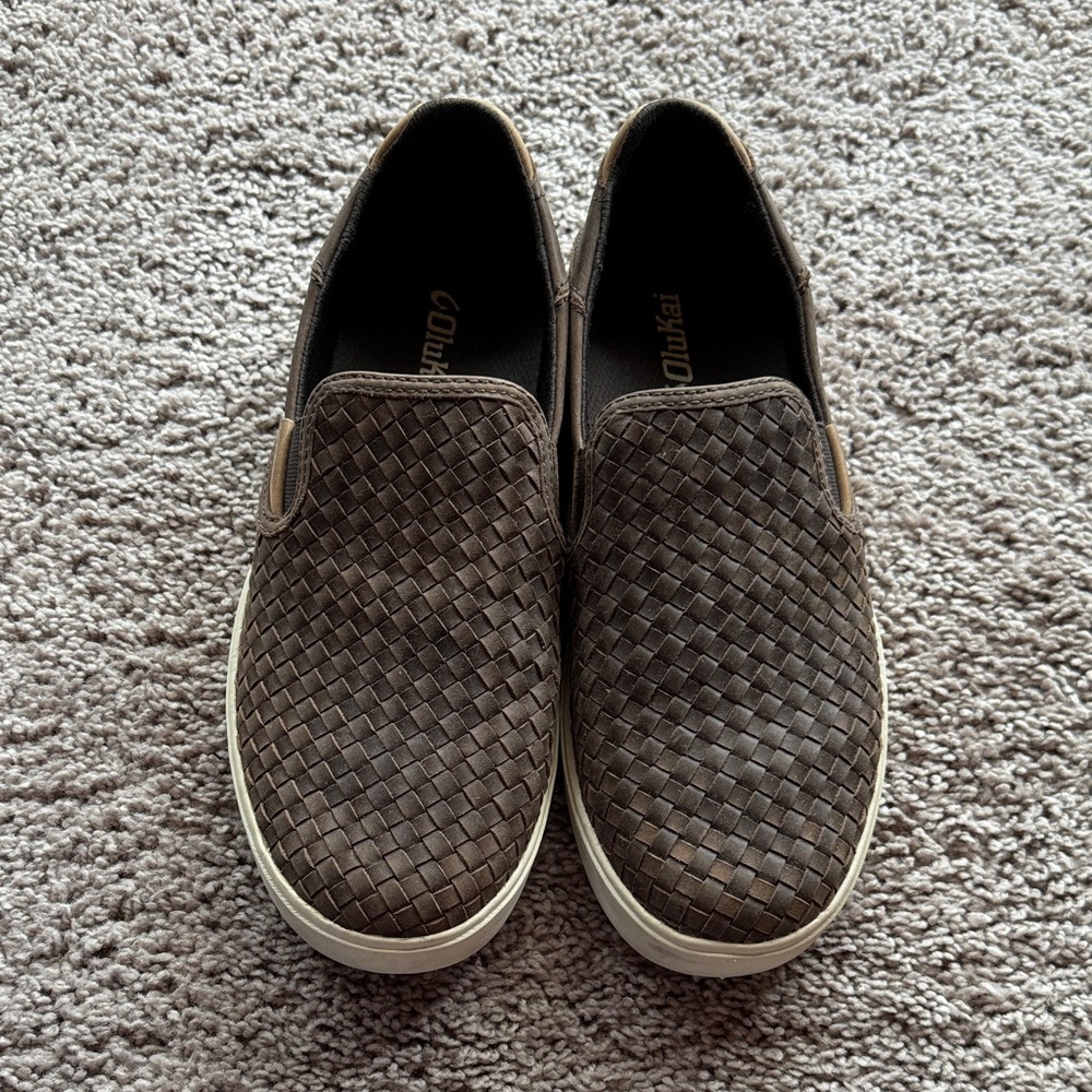 OluKai Men's Woven Slip-On Loafers Lae’ahi Lauhala in Dark Brown with White Sole